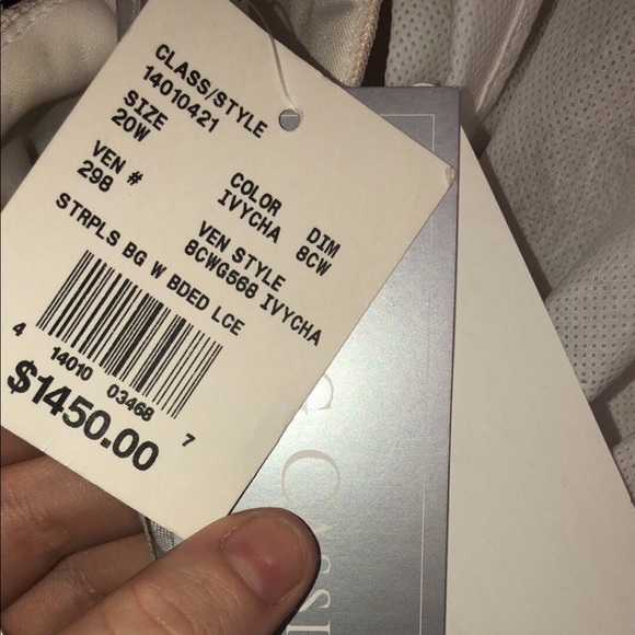 Oleg Cassini size 20(brought in to a size 18) - Picture 7 of 7